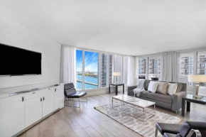 Aqua Marina! Water & City Views!